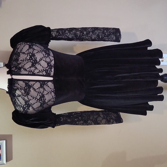 Dolls Kill x Wizard Of Oz Dress - Picture 8 of 15